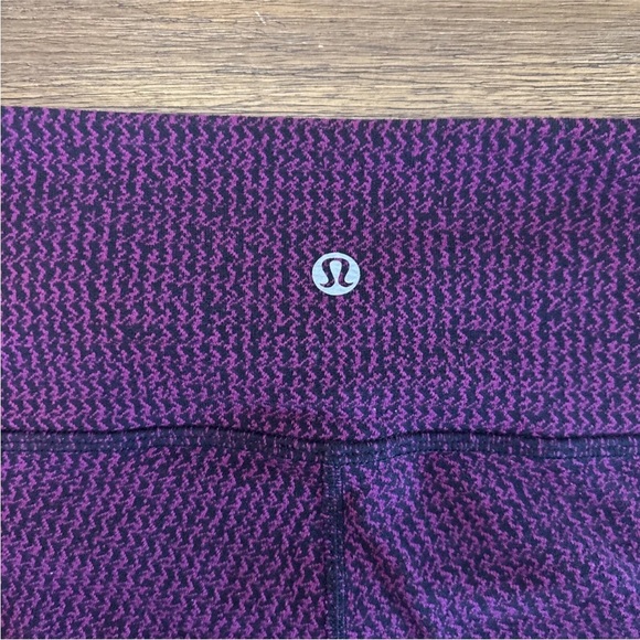 LULULEMON Wunder Under Crop 4 Teeny Tooth Deep Fuchsia Black - Picture 4 of 8